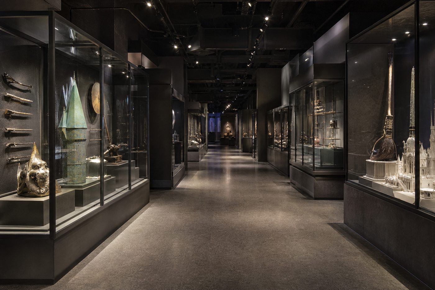 Exhibition tunnel